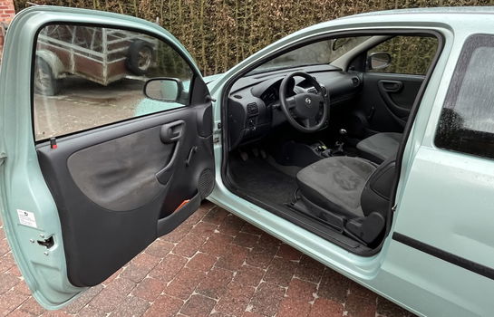Opel corsa, 1200cc, benzine, 2002, 80584km, lime green, 1 ste eigenaar, euro 4, KEURING VERKOOP OK - 5