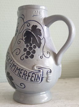 Grappige Duitse wijnkan van 0,5 liter - 3