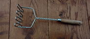 Aardappelstamper met houten handvat - landelijk, brocant - 0 - Thumbnail