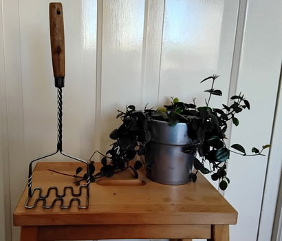 Aardappelstamper met houten handvat - landelijk, brocant - 1