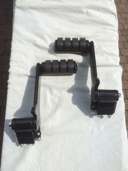 Harley type FLT, KURYAKYN inklapbare passagiersvoetsteunen KU 7926, voor FLT 93 tot 2007, zwart - 2