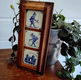 3 Delfts blauwe tegeltjes in eikenhouten lijst- eiken - 2 - Thumbnail