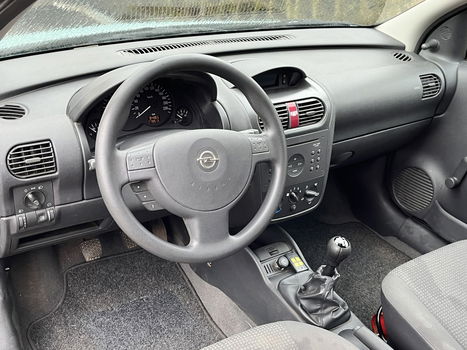 Opel corsa, 1200cc, benzine, 2002, 80584km, lime green, 1 ste eigenaar, euro 4, KEURING VERKOOP OK - 4
