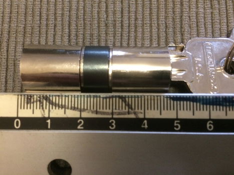 Deurslot cilinders, nieuwe korte profielcilinder 22 /22mm (totale lengte 48mm) elk met 3 sleutels - 1