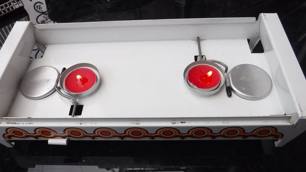 Retro Brabantie warmhoud plaat. V - 3