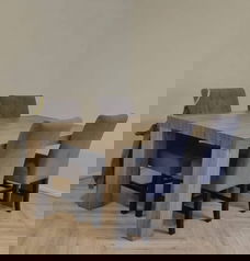 Eettafel met 6 stoelen