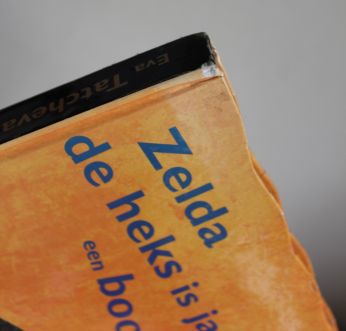 Zelda de heks is jarig een boosaardig - pop-up boek - 1