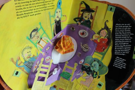 Zelda de heks is jarig een boosaardig - pop-up boek - 4