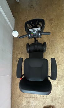 Zo goed als nieuw: Vivo scootmobiel met voor- en achterverlichting! - 4