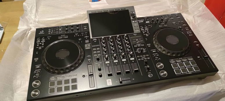 Verkauft AlphaTheta XDJ-AZ, AlphaTheta DDJ-GRV6/ OMNIS-DUO, Pioneer DJ OPUS-QUAD, Pioneer XDJ XZ - 1
