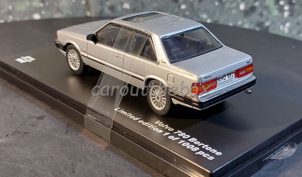 Volvo 780 Bertone 1:43 Triple9 TR036 - 2