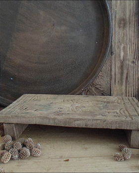 12396 BT Oud bajot tafeltje carved - 1