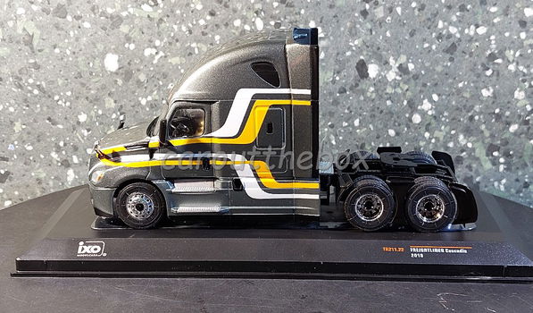 Freichtliner Cascadia 2018 grijs 1:43 Ixo V1139 - 0