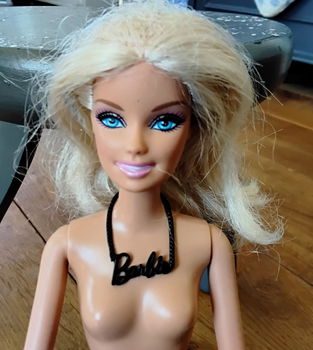 Barbie - generation girl ceo 1998 blond - lichaam 2010 - met zwarte barbie halsketting - 0