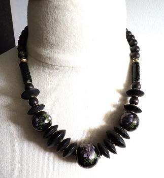 Houten collier met cloisonnee kralen - 0
