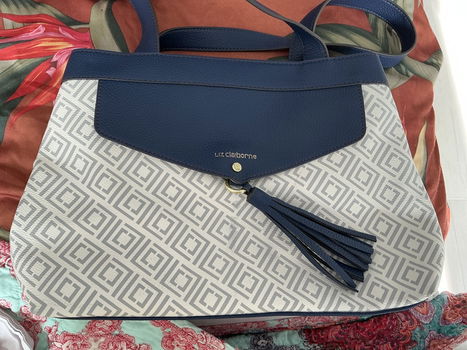 Tas - 0