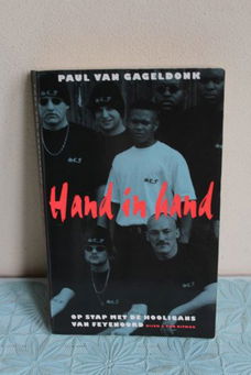 Hand in hand, op stap met de hooligans van Feyenoord