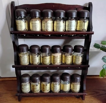Vintage houten kruidenrek met potjes - grote variant met 18 potjes - 0