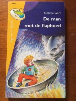 De man met de flaphoed - Geertje Gort - 0