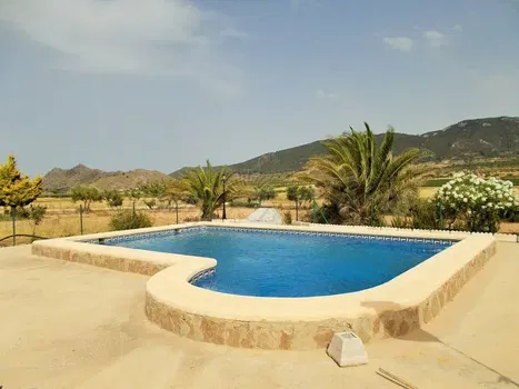 Spanje, Yecla, Murcia: Typisch Spaanse bungalow van 289 m2 met 3 slaapkamers - 1