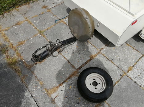 zgoh: Bagage wagen, gebruikt voor camperen. afm bak (zonder trekhaak): 140 cm x 100 cm br, 74cm hoog - 4