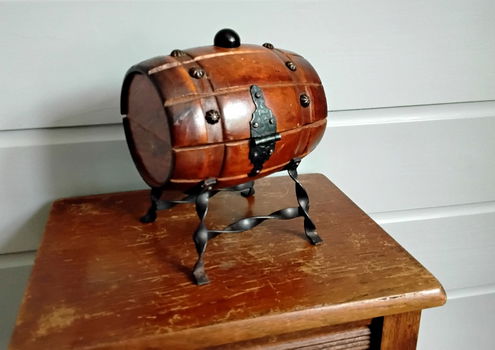 Vintage eikenhouten opbergbox op smeedijzeren pootjes (sigaretten) - 3