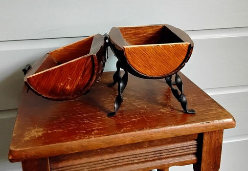 Vintage eikenhouten opbergbox op smeedijzeren pootjes (sigaretten) - 5