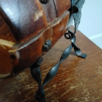 Vintage eikenhouten opbergbox op smeedijzeren pootjes (sigaretten) - 6