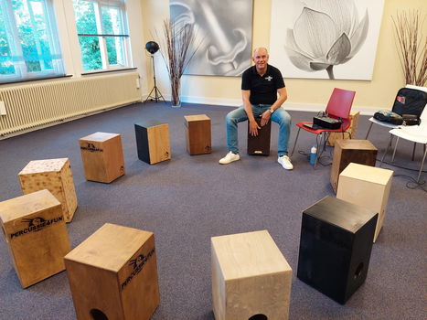 veel verschillende nieuwe Cajons te koop veel verschillende kleuren en klanken - 1