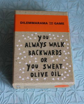 Dilemmarama the game - Dilemma op Dinsdag kaartspel in het Engels - 0