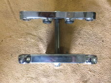 T-stuk, balhoofdplaten harley softail twincam vanaf 2000, voor 41mm voorvork, chroom is ok