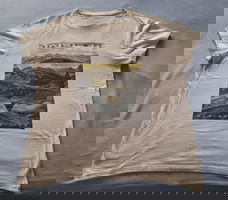 Te koop nieuw beige T-shirt van Primark met print (maat: XL)