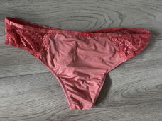 String maat xl