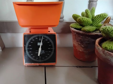 Retro - vintage - oranje - keukenweegschaal - 1