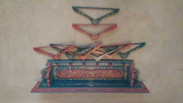 Te koop: authentieke hindelooper schilderkunst kapstok - 0