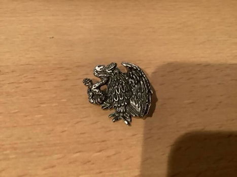 Pin: Eagle & Slang, per stuk - 0