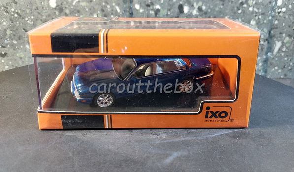 Jaguar XJ8 1998 blauw 1:43 Ixo V1145 - 3
