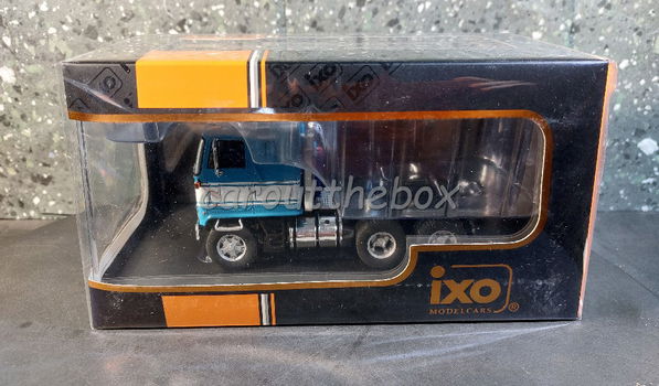 GMC Astro 95 1970 blauw 1:43 Ixo V1148 - 3