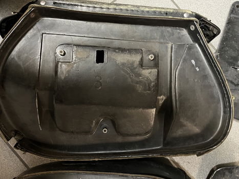 Harley EVO heritage retro zijtassen (het later en groter model zijtassen met 4 rijen nagels) - 5