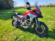 Multistrada V4s travel + radar met veel opties!