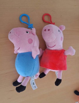 Te koop vier originele Peppa Pig Plush Clip-On Coin Purses. - 2