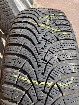 4 Stalen velgen (195/65R15) met velgenboom (2 winterbanden bruikbaar) - 2
