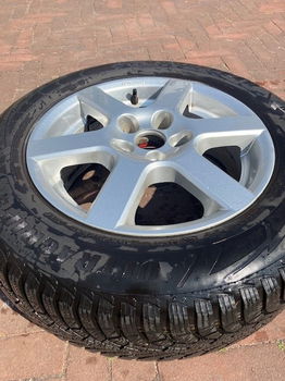4 Stalen velgen (195/65R15) met velgenboom (2 winterbanden bruikbaar) - 6