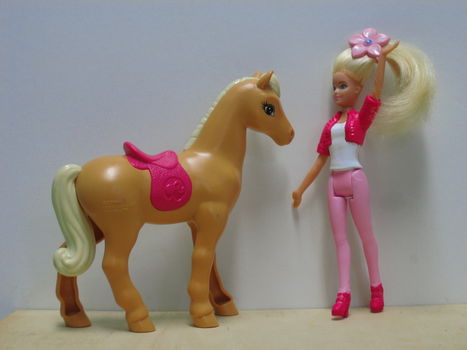 McDonald's Life in the Dreamhouse Barbie en TAWNY horse Life in the dreamhouse [WKS52] - 0