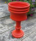 Vintage - retro - oranje bloempot op poot (met spoortjes) - 1 - Thumbnail