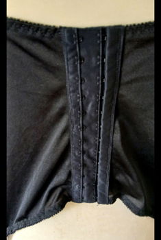 Bustier met kant en jarretelsBustier met kant, jarretels, baleinen, beugels - 90C - 3