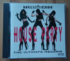 De CD Turn Up The Bass-House Party-The Ultimate Megamix 1991