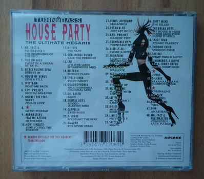 De CD Turn Up The Bass-House Party-The Ultimate Megamix 1991 - 5