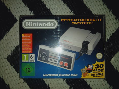 Nintendo NES Mini - 0