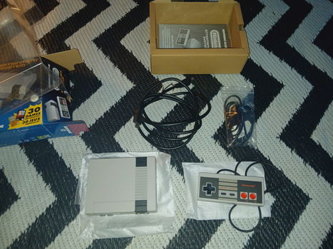Nintendo NES Mini - 3